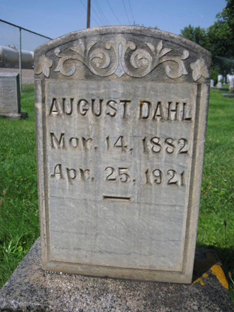 August Dahl's grave